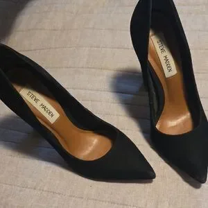 Steve Madden Black Pointed Heels